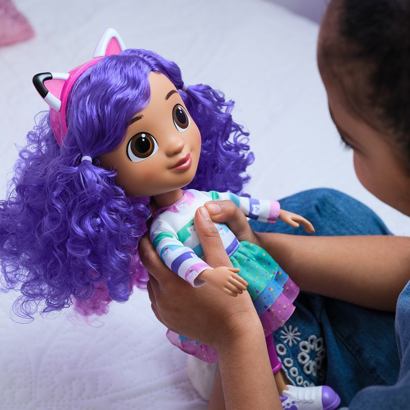 Akce 1+1 Gábinin domek interaktivní panenka se zvuky + figurka Gábi v domečku ZDARMA