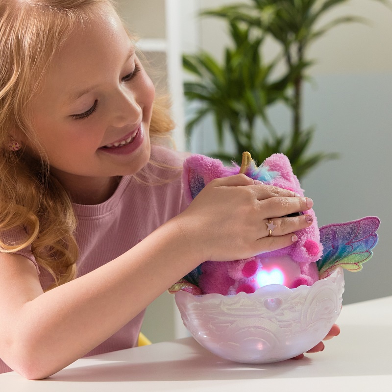 AKCE 1+1: Hatchimals líhnoucí se zvířátko jednorožec + sourozenci ve vajíčku ZDARMA