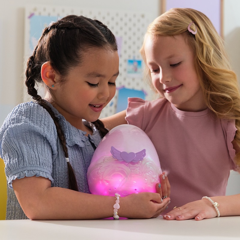 AKCE 1+1: Hatchimals líhnoucí se zvířátko jednorožec + sourozenci ve vajíčku ZDARMA