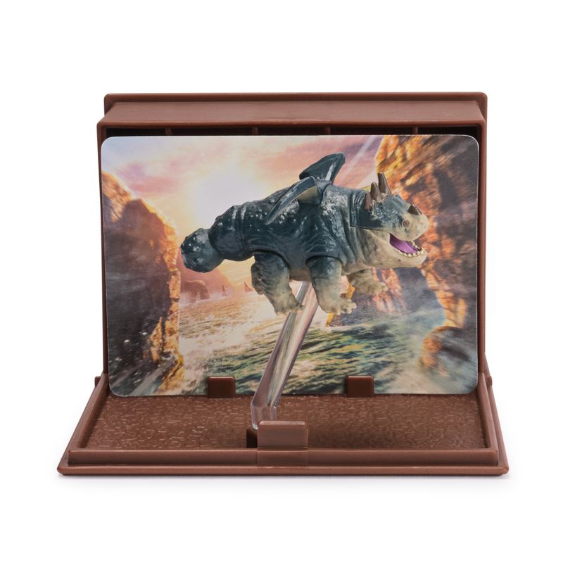 Jak vycvičit draka figurka s kartami v knize draků