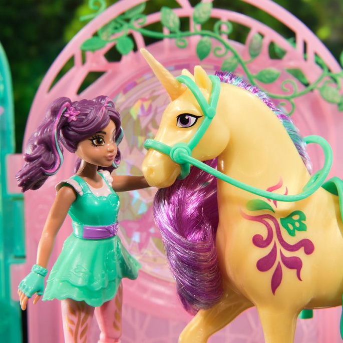 Unicorn Academy malá stáj s panenkou Ava a s jednorožcem Leaf měnícím barvy