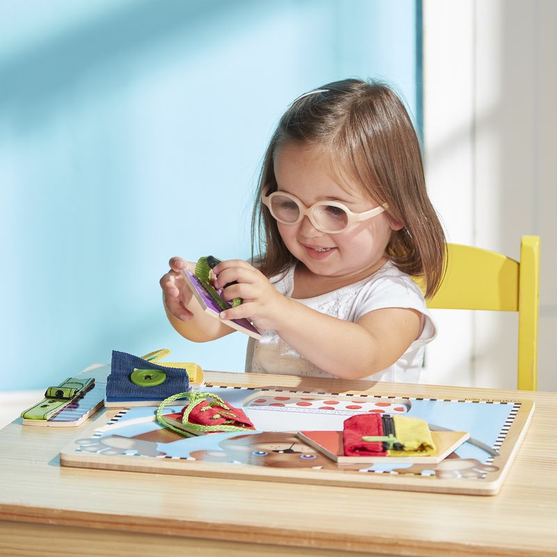 Melissa & Doug základní výuka oblékání