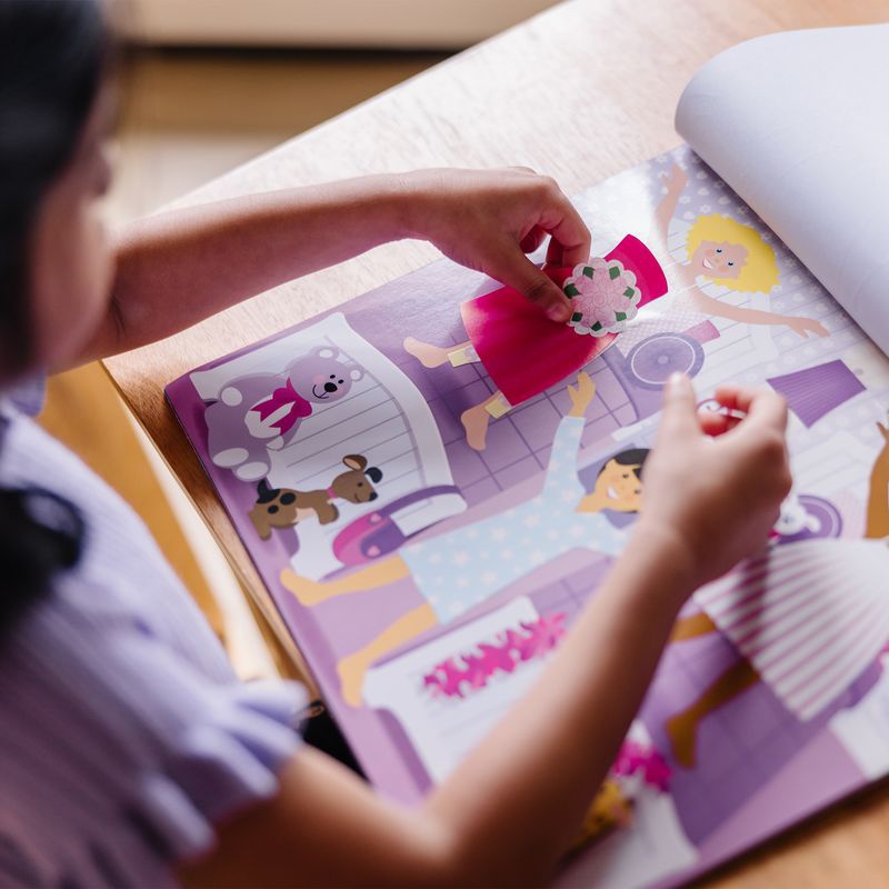 Melissa & Doug samolepky opakovaně použitelné s podložkou - oblékání