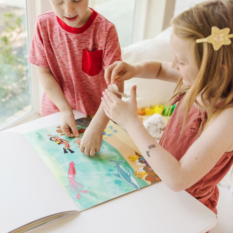 Melissa & Doug samolepky opakovaně použitelné s podložkou - svět zvířat