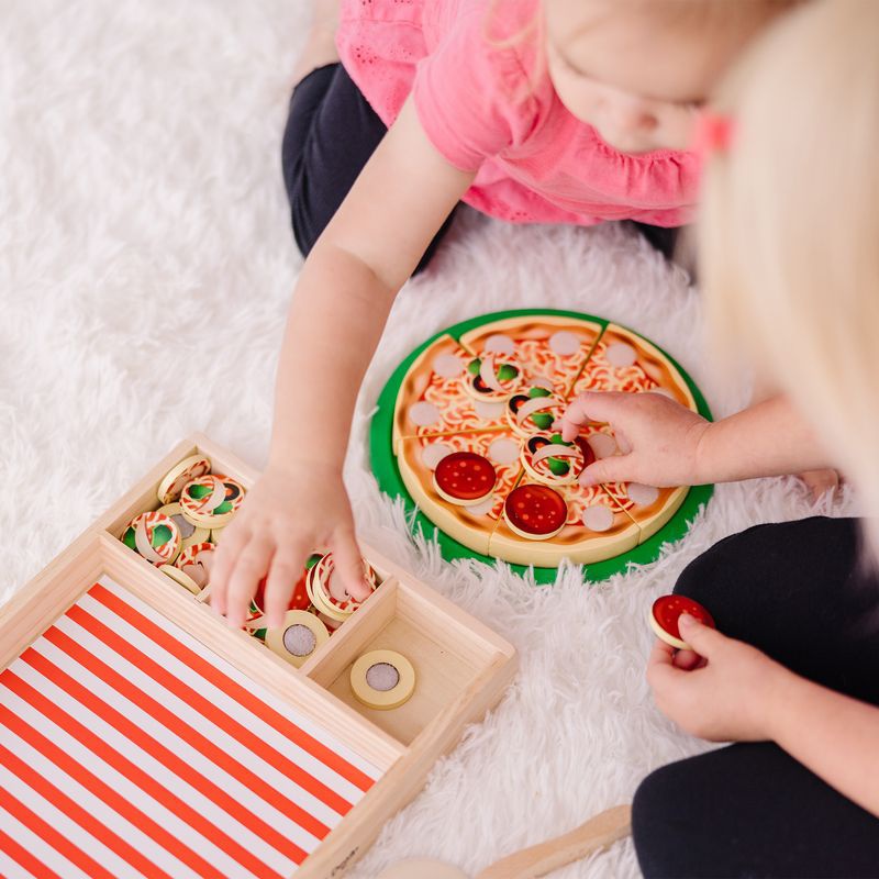 AKCE: Melissa & Doug pizza party set + Water WOW kouzlení vodou pohádky ZDARMA