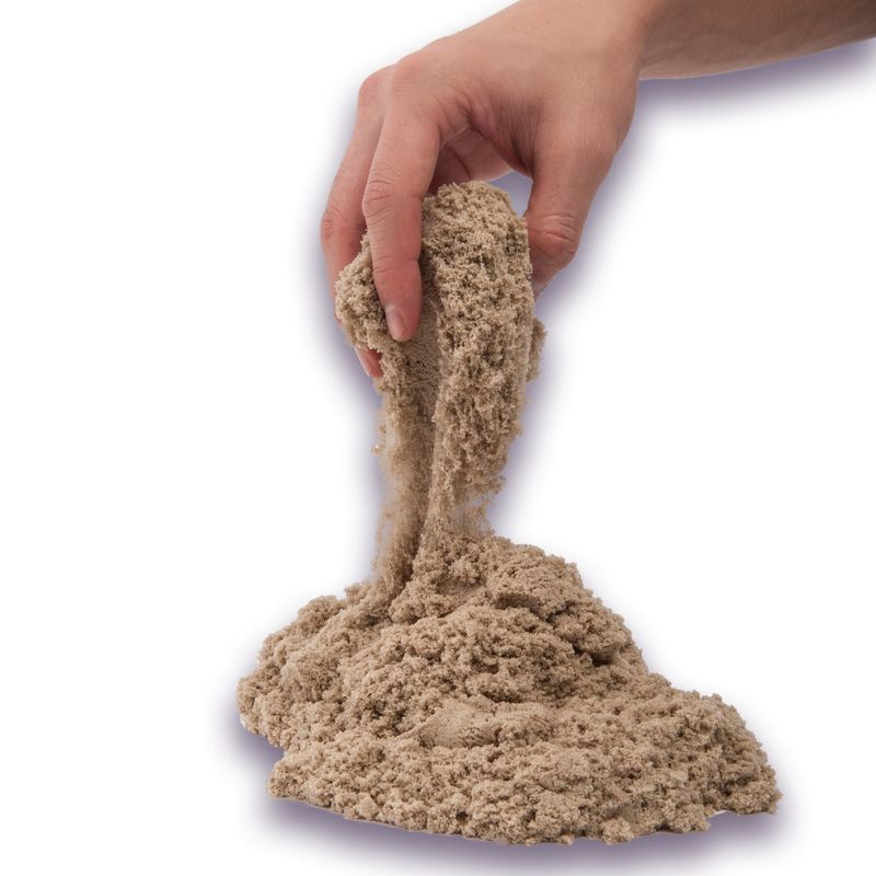 Kinetic Sand hnědý písek 0,9 kg