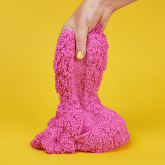 Kinetic Sand balení třpytivého růžového písku 0,9 kg