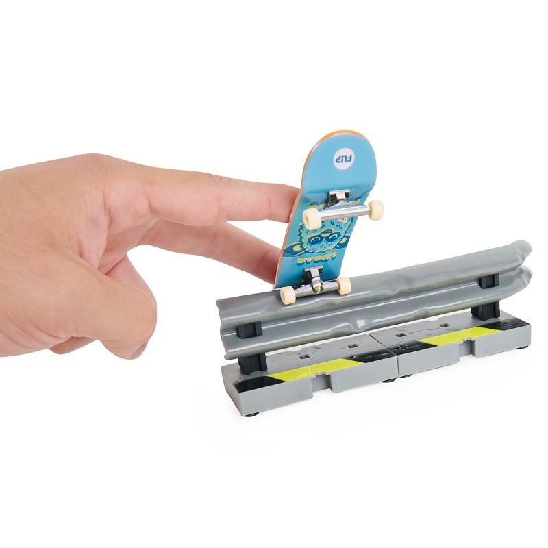 Tech Deck fingerboard dvojbalení s překážkou Flip