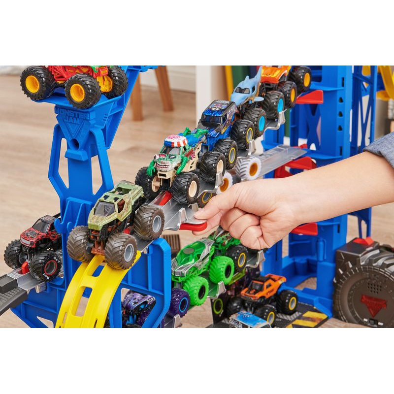 Monster Jam velká garáž