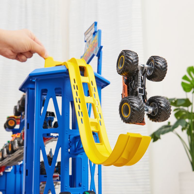 Monster Jam velká garáž