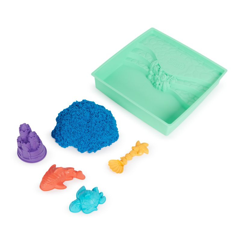 Akce 1+1 Kinetic Sand krabice písku s podložkou + Kinetic Sand kelímky písku navíc
