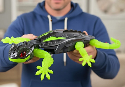 Hex Bots RC Gekon – unikátní hračka na dálkové ovládání, která leze po stěnách i stropě