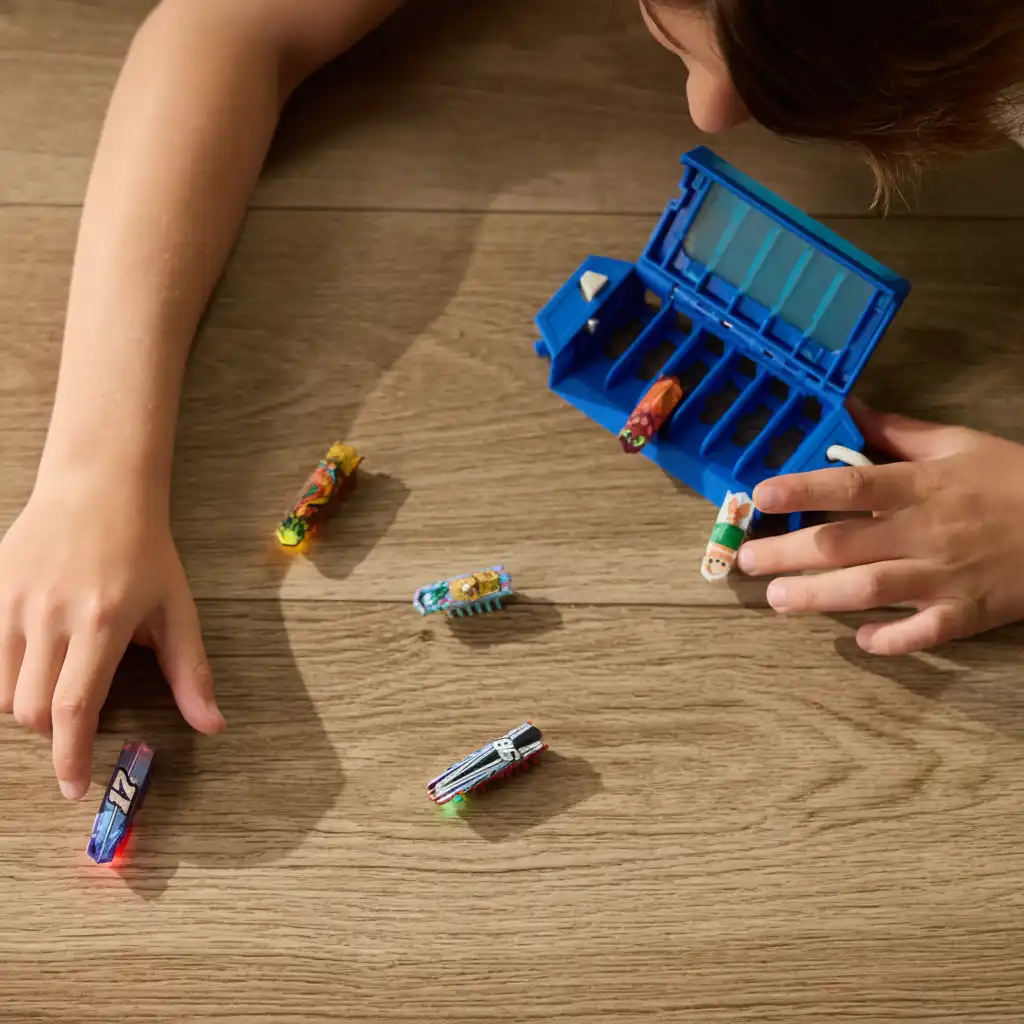 Rozvíjejte kreativitu stavěním vlastních robotických světů.