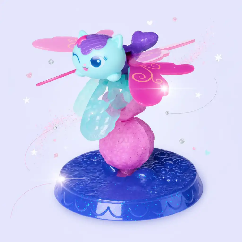 Kvalitní zpracování figurky Rybočky s funkčním pampeliškovým stojánkem.